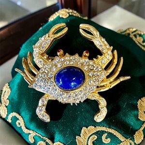 KJL KENNETH Jay LANE 1960's Lapis and Diamante Crab Watch/Pin Brooch